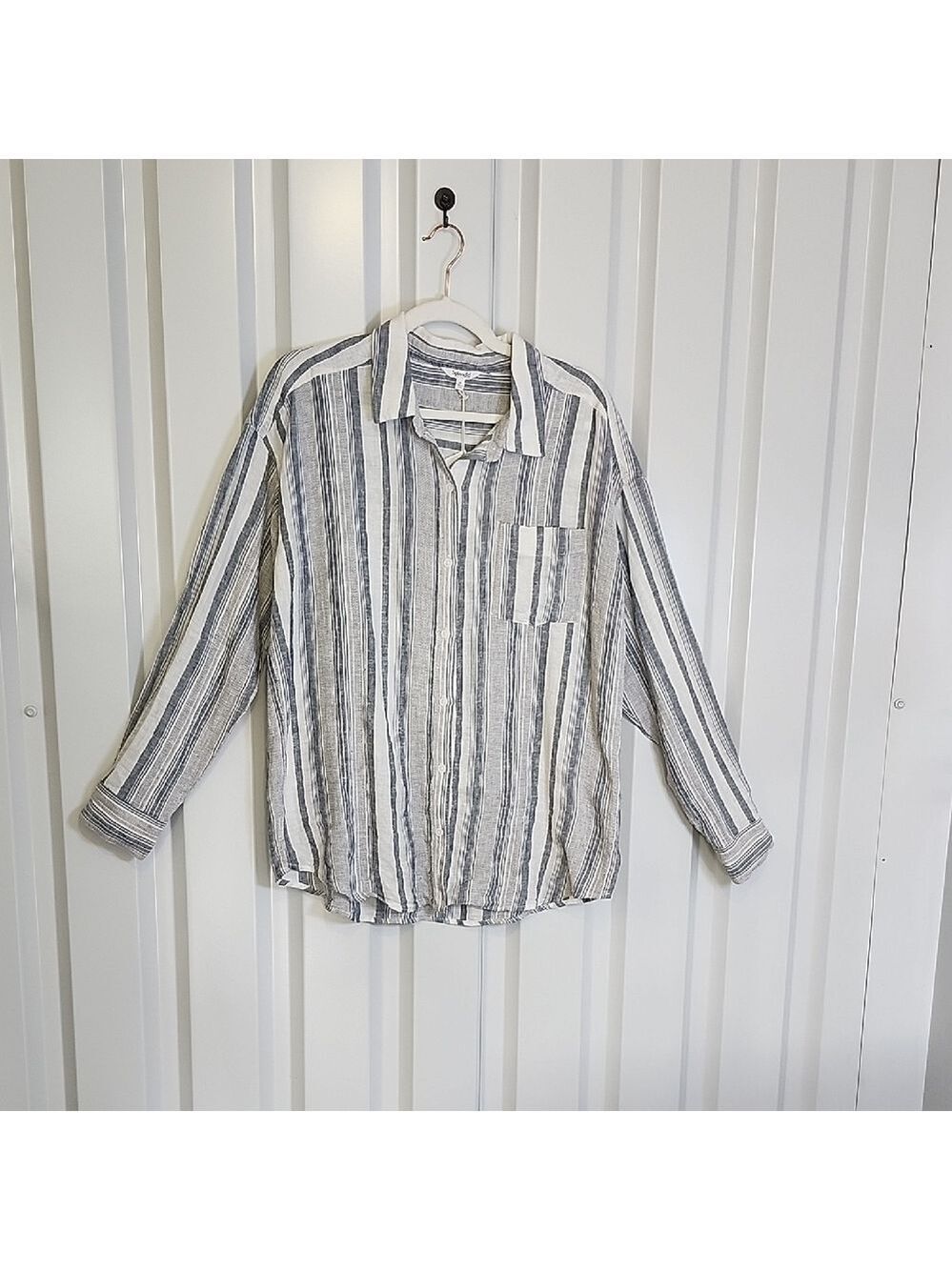 Splendid Blue and White Striped Button Down Linen Cotton Shirt Size Medium NWT